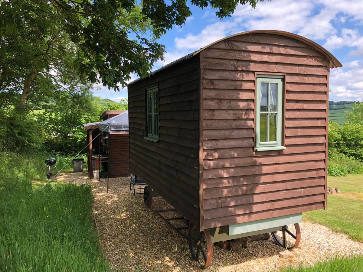 The Shepherds Hut At The Shippen, Tiphayes Honiton Buitenkant foto