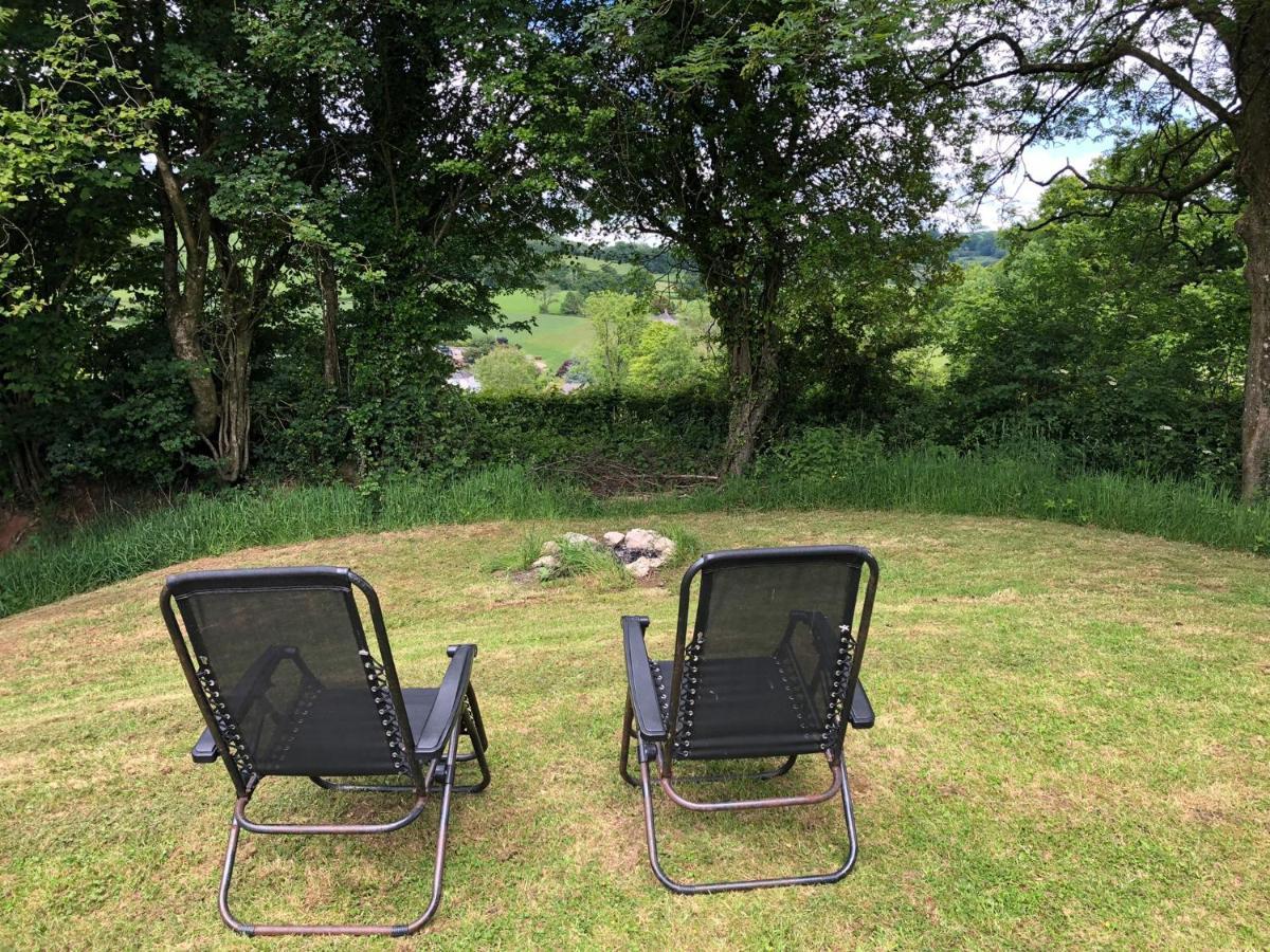 The Shepherds Hut At The Shippen, Tiphayes Honiton Buitenkant foto